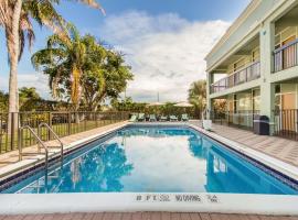 Quality Inn Boca Raton University Area, hotel cerca de Aeropuerto de Boca Raton - BCT, Boca Raton