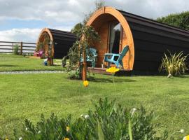 Clonakilty Accommodation An Úllórd Getways, chata v destinaci Clonakilty