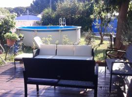 Abrivado Aimargues en petite camargue, parking intérieur, wifi, jardin, hotel v destinácii Aimargues