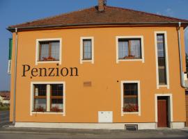 Penzion Vintrovna Moto GP with parking, hotel v destinaci Popůvky