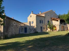DOMAINE MARY'S, holiday home in Barjac