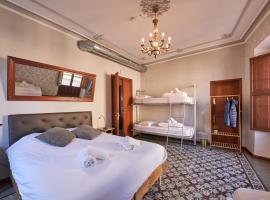 Hostel Sóller, хостел у місті Сольєр