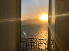 Lux, hotell i Napoli