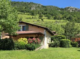 Gites le Paradis - Superbe vue sur le Vercors Dominant le village, hotell i Pont-en-Royans