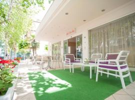 Villa Silvie Rose, hotell i Cesenatico