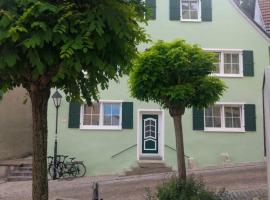Old town center apartments on the Romantic Road, hotel with parking in Harburg