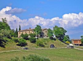 Maridiana Alpaca Country House, farm stay in Umbertide