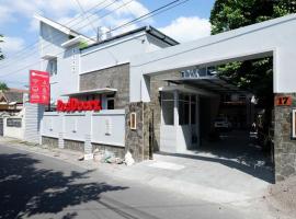 RedDoorz near Solo Square 3 โรงแรมในBonorejo