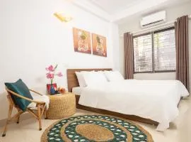 Centre Alley House & Travel