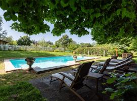 Villa il Rossignolo, hotelli, jossa on uima-allas kohteessa Grassina