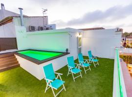 Fumiko, hotel with pools in Sanlúcar de Barrameda