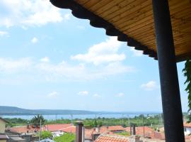 Guest House Amazonia, hotel em Varna