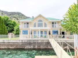Lakefront Retreat