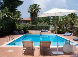 La casa di Masina - A surrounded garden Villa -