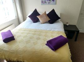 Rowe Gardens - Self Catering - Guesthouse Style - Comfortable Twin or Double Rooms - Quiet Residential Area, хотел в Уоркингтън