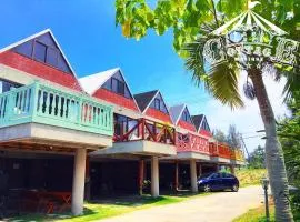 猫とピアノと星空のリゾートブティックコテージ -Starry Forest Cottage Okinawa-