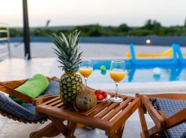 House - Villa Skyline, villa em Skrbčići