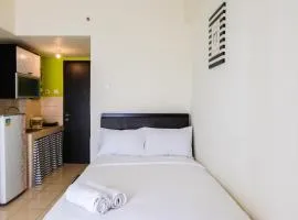 Cozy Studio Serpong Greenview Apartment By Travelio