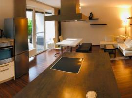 25h GARDEN Apartment PLUS private Beach, hotel in Neusiedl am See