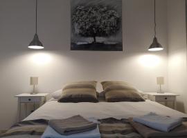 Julia apartment, guest house in Trieste