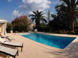 Maison Provençale, hotel met zwembaden in Flayosc