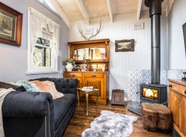 Juniper & Rye cottage for two, self-catering accommodation in Ferny Creek