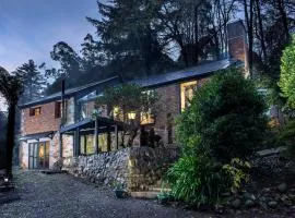 The Stone on the Hill - 3 bedroom house