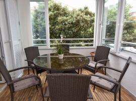 Apartment Bobby, hotel i Novalja