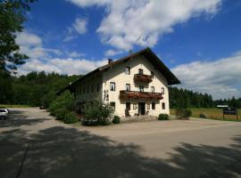 Landgasthof Auerschmiede, hotelli kohteessa Irschenberg