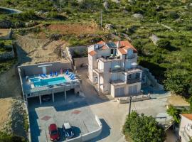 Apartments Pušić, Hotel in Omiš