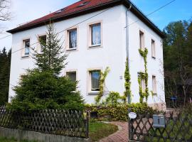 Ferienwohnung am Wald, hotel cerca de Sumpfmühlenbad baths, Tharandt