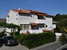 Apartments Josip, hotel in Rab