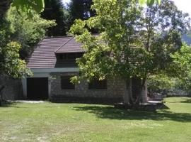Mikro Katafygio, lodge a Stávloi