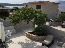 Fig Tree, hotel a Povlja