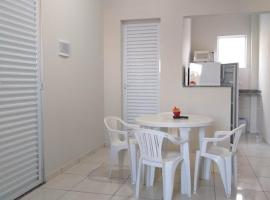 Apartamento / Kitnetes, guest house in Peruíbe