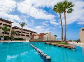 Paraiso Pool and Sea Views