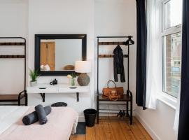 Nomi Homes - Exeter - BOOKDIRECT - Central - BEACH - WIFI, hotel v destinaci Exeter