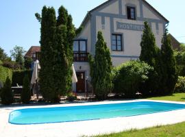 Penzion Stranny, hotel v destinaci Stranný