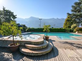 Hotel Limone, hotel with jacuzzis in Limone sul Garda