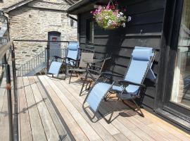 The Coach House Annexe, hotel with parking in Llangollen