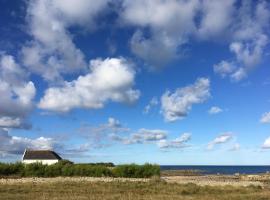 Das Haus auf der Düne, hotell med parkeringsplass i Plouescat