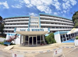 Hotel Miorita Neptun: Neptun şehrinde bir otel