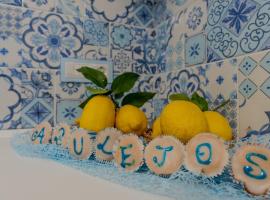 Casa Azulejos, готель у місті Майорі