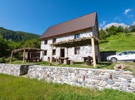 Guest house PANORAMA, hotel cerca de Parque Nacional de Thethi, Theth