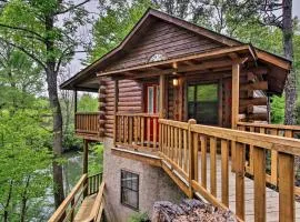 River Rush- Cozy Riverfront Cabin 5 Mi to Pigeon Forge