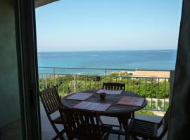 APPARTEMENT PIED DANS L EAU ET VUE MER MAGNIFIQUE, departamento en Sartène