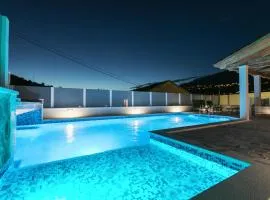 Oz's Oasis with Heated Private Pool