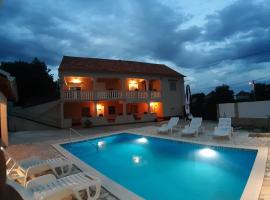 Apartment Elena, hotel near Zadar Airport - ZAD, 