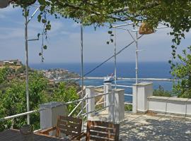 MARE VISTA, hotell i nærheten av Evdilos-stranden i Évdhilos