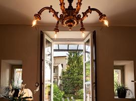 B&B Villa Rosalinda, hotel v destinaci Dongo